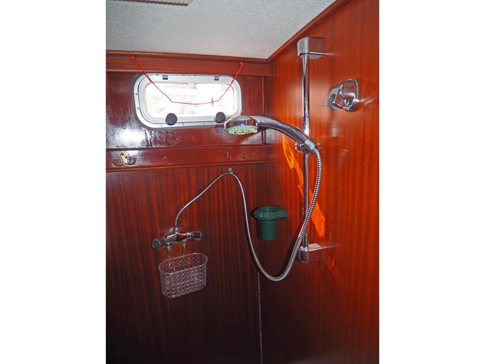 Fore ship, Accommodation